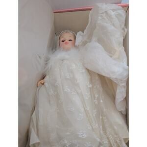 Vintage 1987 Effanbee Snow Queen Storybook Collection Doll FB1152 New in Box